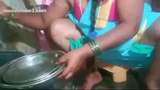 Leaked Indian sexy aunty plate cleaning video
