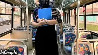 Muslim wife come from University alone in the bus Stranger start fuck her on hijab - Viral Night