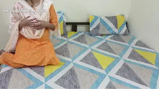 sardarni Aunty fucked by young Bihari boy with clear punjabi dirty talk - Original MMS