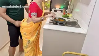 Trending Indian Big Ass Wife is Really Horny while She Cooking - Rare Tape